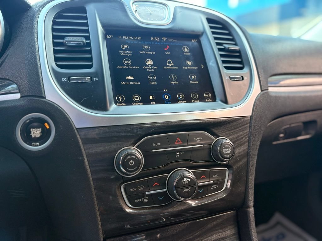 Used 2019 Chrysler 300 Touring w/ Chrome Appearance Package RWD image 16