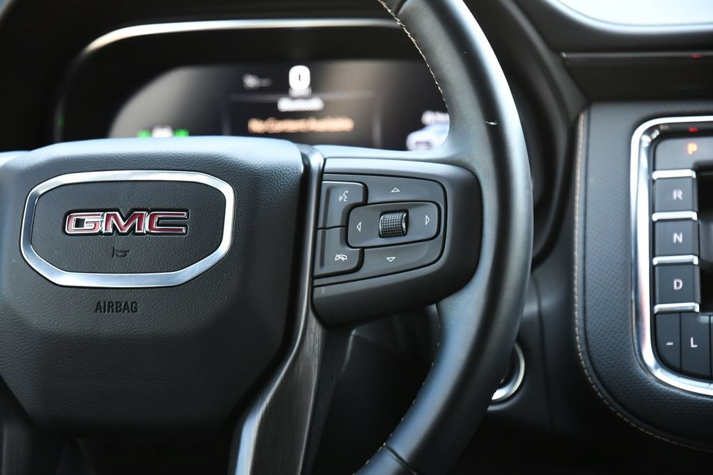 Used 2024 GMC Yukon AT4 w/ AT4 Premium Package AWD/4WD image 38