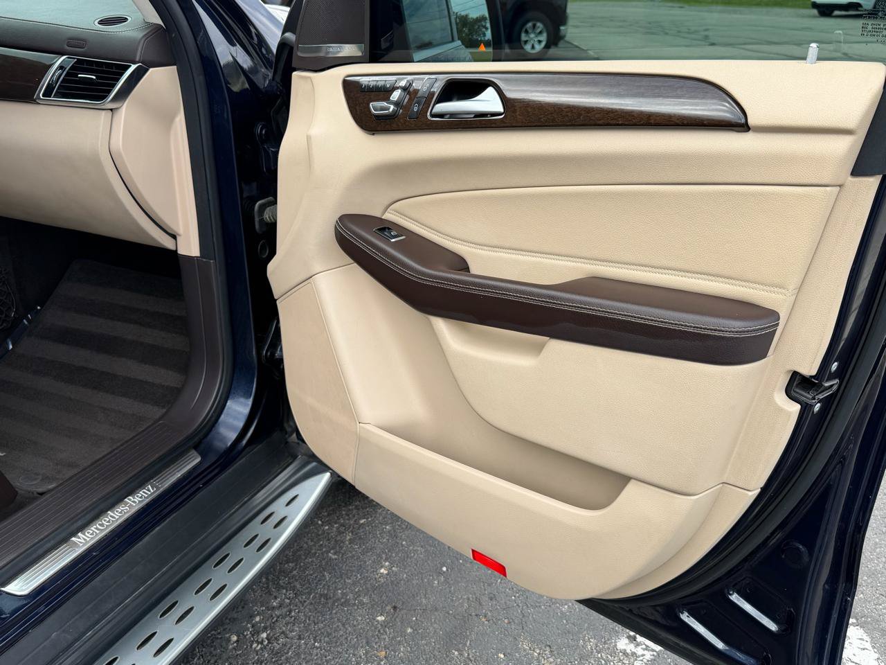 Used 2017 Mercedes-Benz GLS 450 4MATIC w/ Premium Package image 33