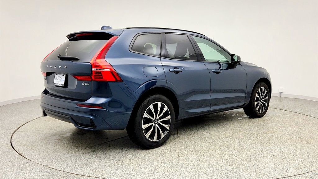 Used 2025 Volvo XC60 B5 Plus AWD/4WD image 5