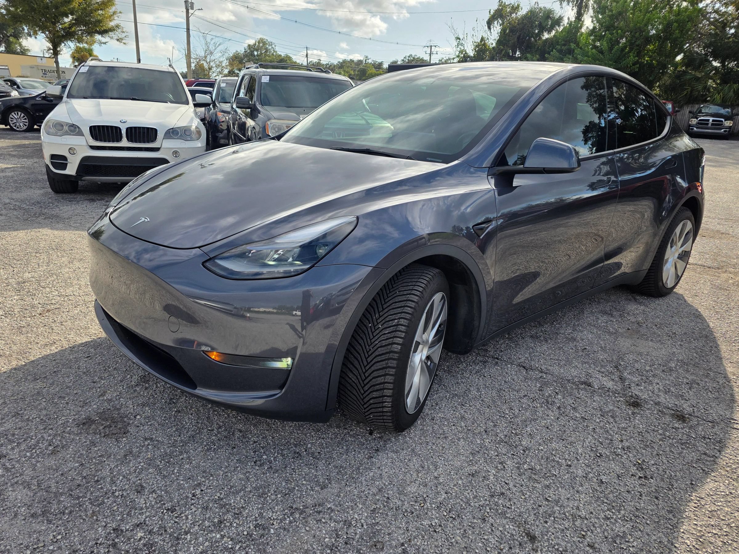 Used 2023 Tesla Model Y Long Range AWD/4WD image 4