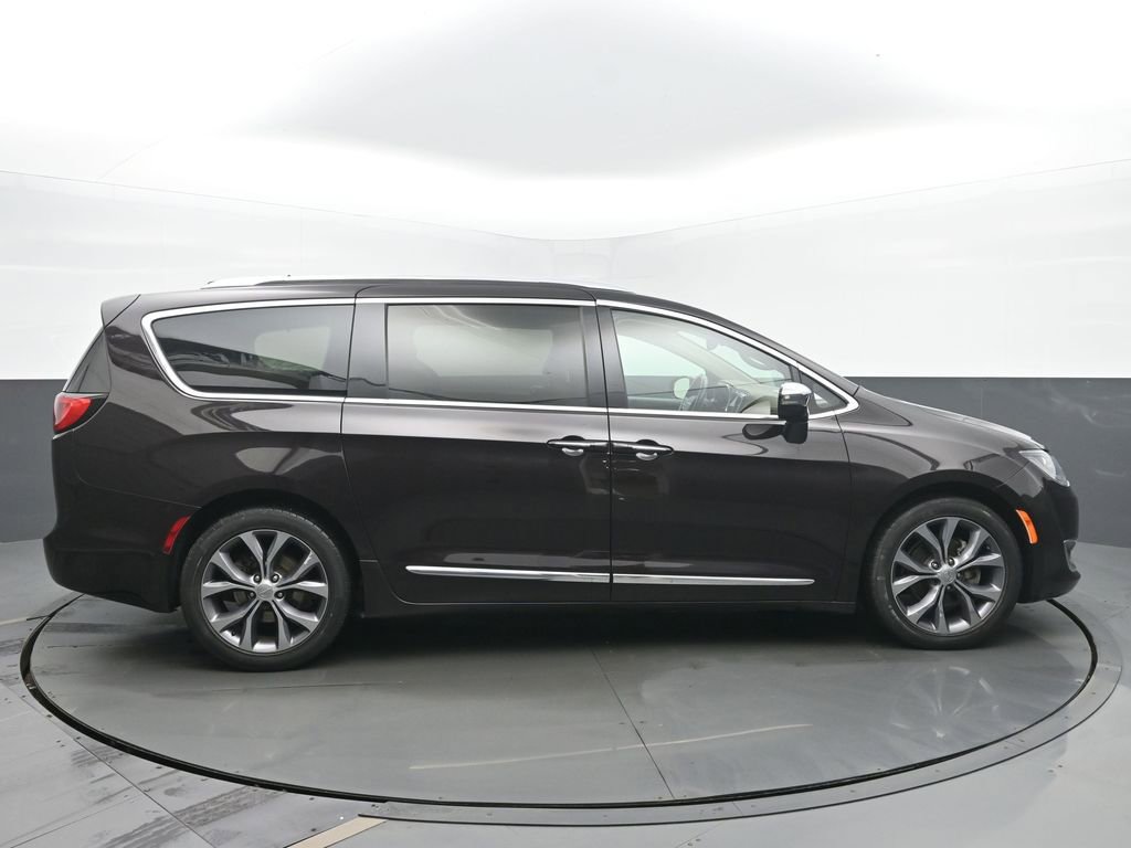 Used 2018 Chrysler Pacifica Limited image 6