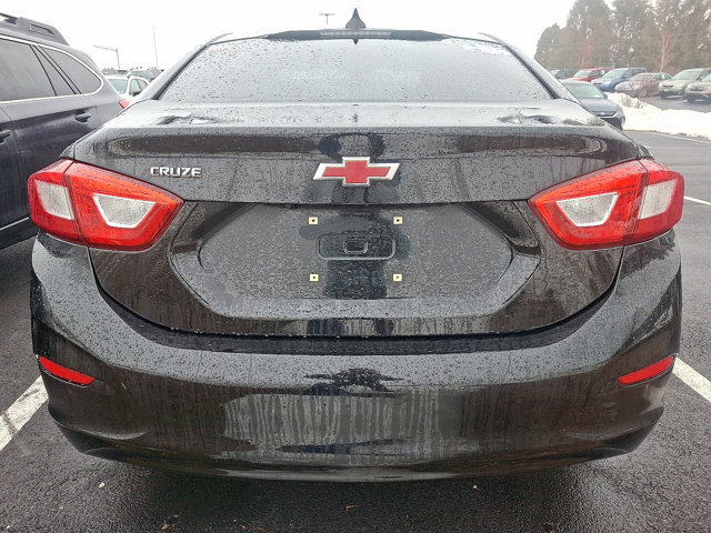 Used 2018 Chevrolet Cruze LS image 5