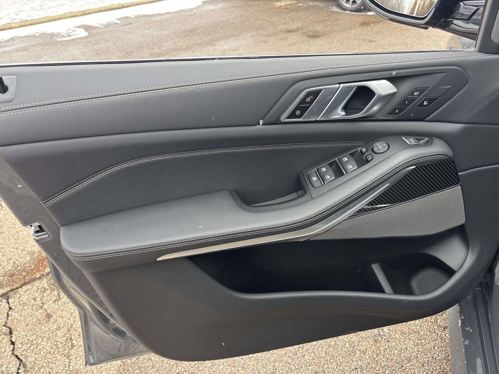 New 2026 BMW X5 M60i w/ Executive Package image 11