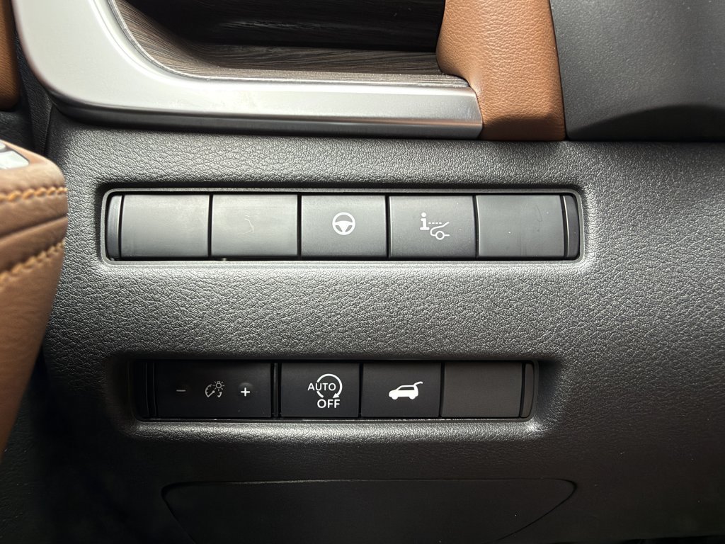 Used 2025 Nissan Rogue Platinum w/ Platinum Premium Package FWD image 29