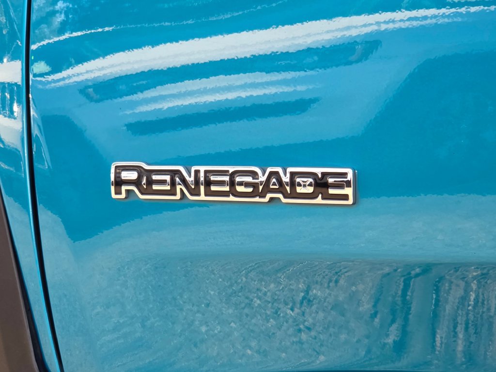 Used 2021 Jeep Renegade Sport w/ Sport Appearance Group AWD/4WD image 4