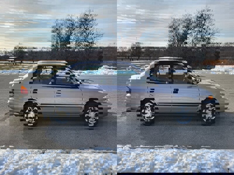 Used 2002 Chevrolet Prizm LSi image 5