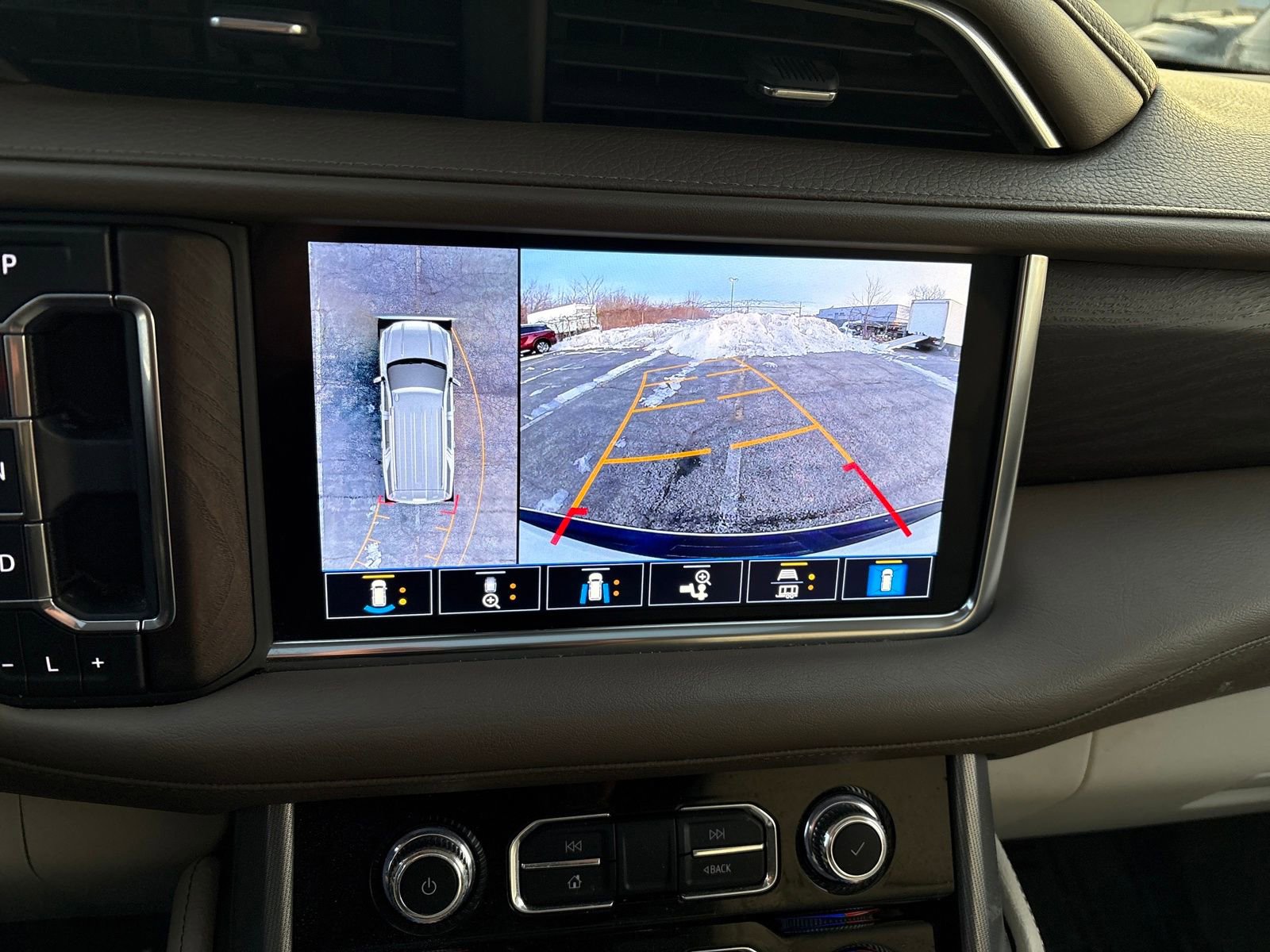 Used 2021 GMC Yukon XL Denali image 20