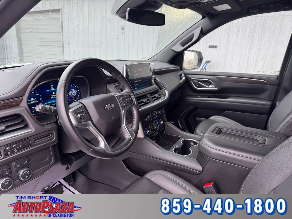 Used 2023 Chevrolet Suburban Z71 image 3