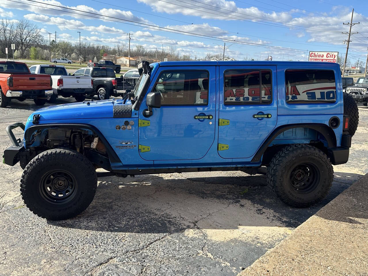 Used 2015 Jeep Wrangler Unlimited Sahara w/ Max Tow Package image 6