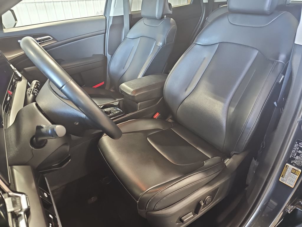 Used 2024 Kia Sportage EX AWD/4WD image 14