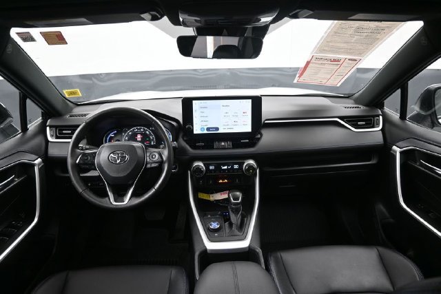 Certified 2025 Toyota RAV4 XSE w/ Weather Package AWD/4WD image 29