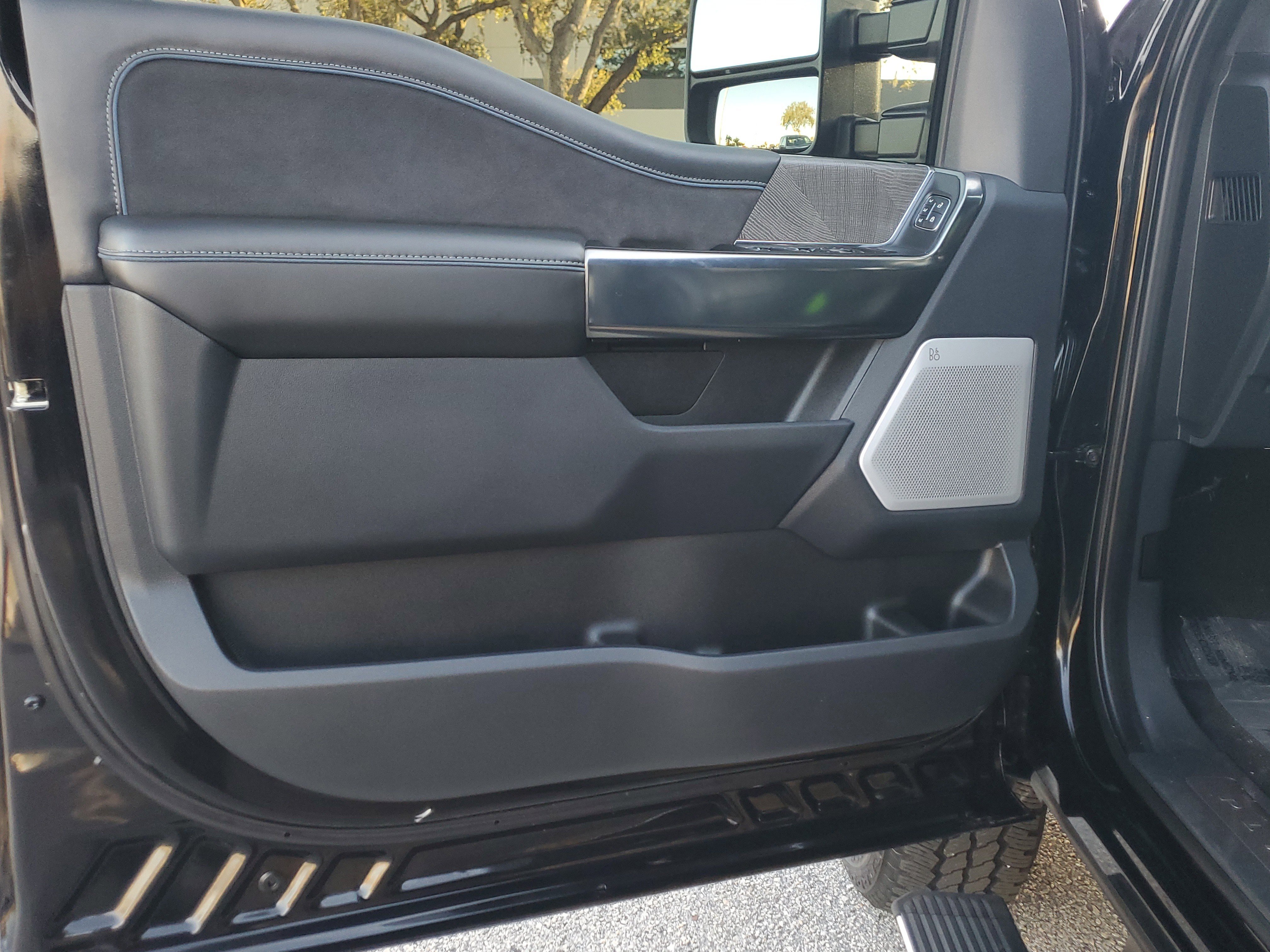 Certified 2025 Ford F250 Platinum image 18