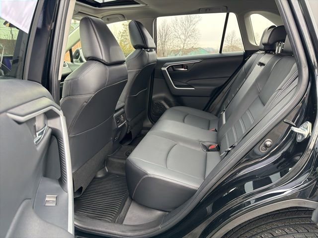 Used 2023 Toyota RAV4 XLE Premium image 16