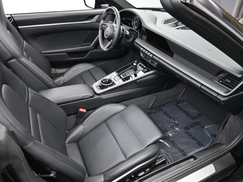 Used 2024 Porsche 911 Carrera S image 9
