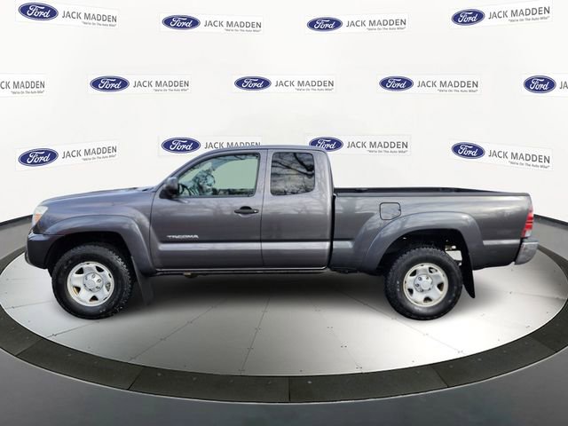 Used 2015 Toyota Tacoma 4x4 Access Cab V6 w/ SR5 Package image 2