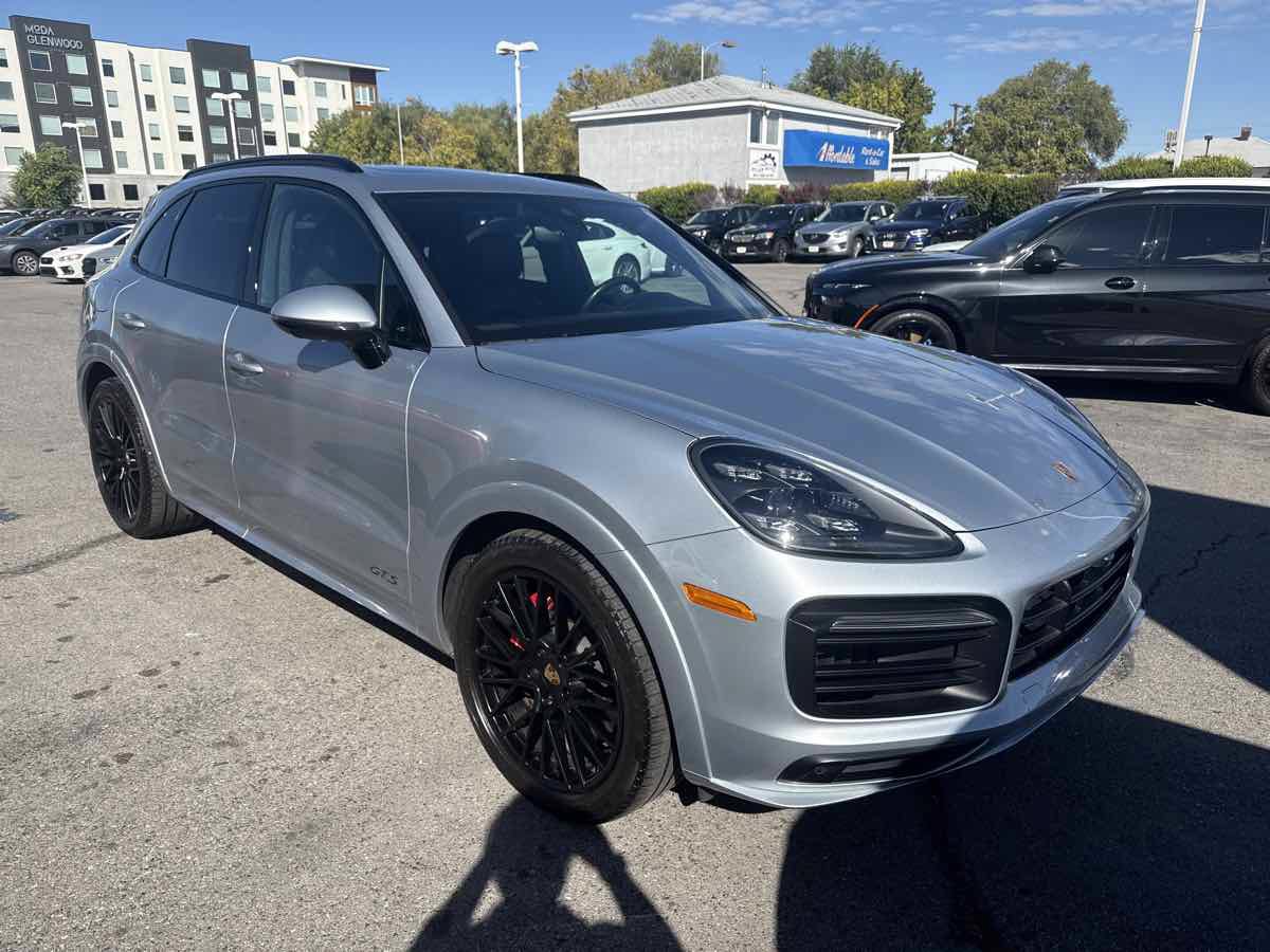 Used 2021 Porsche Cayenne GTS AWD/4WD image 4