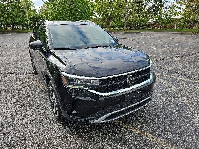 Used 2024 Volkswagen Taos SE AWD/4WD image 8
