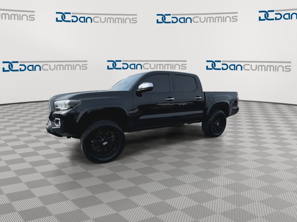 Used 2016 Toyota Tacoma Limited w/ Towing Package image 4