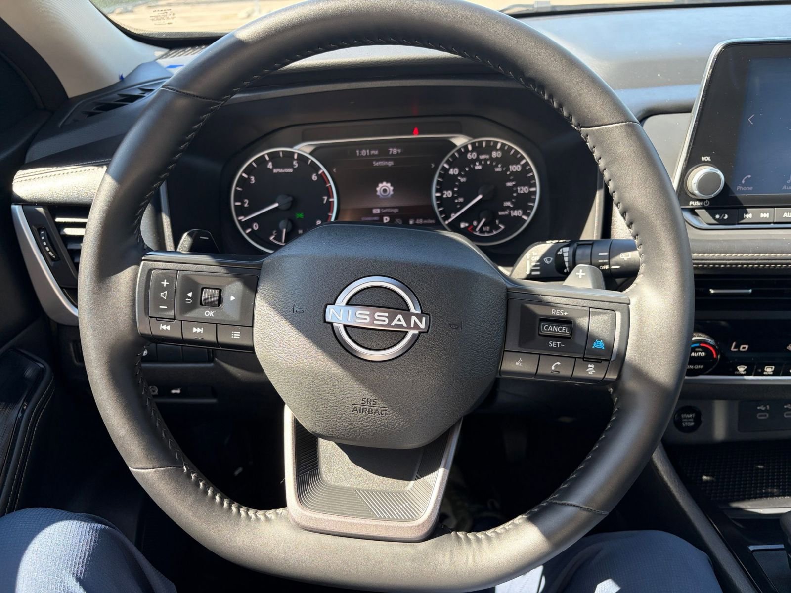 Used 2025 Nissan Rogue SV FWD image 30