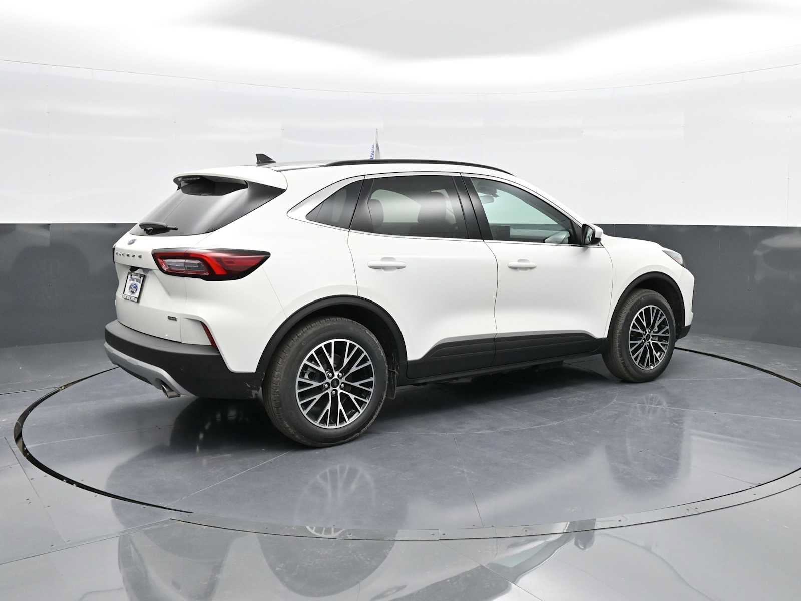 New 2025 Ford Escape SE FWD image 8
