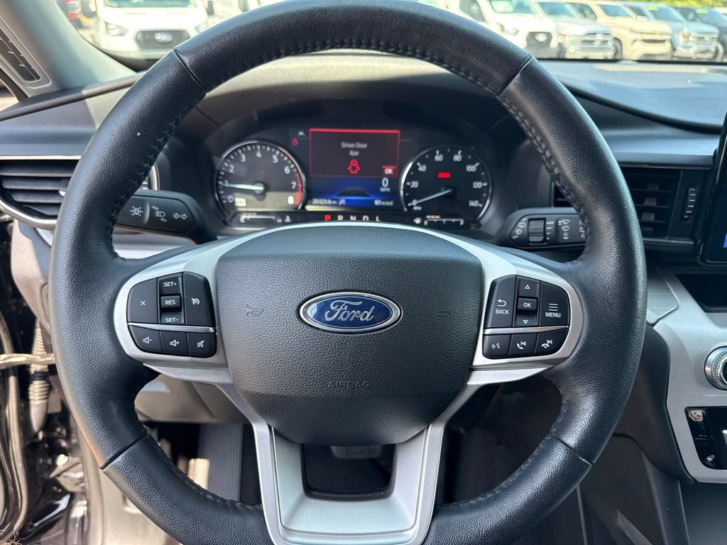 Used 2024 Ford Explorer XLT w/ Equipment Group 202A AWD/4WD image 26