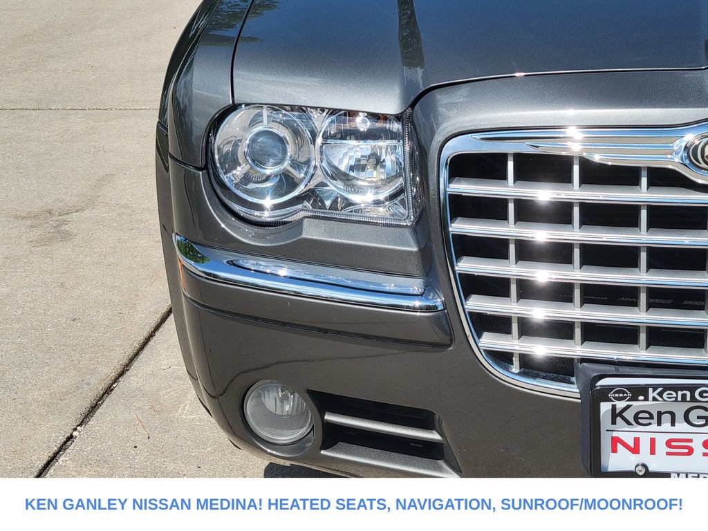 Used 2009 Chrysler 300 C RWD image 9