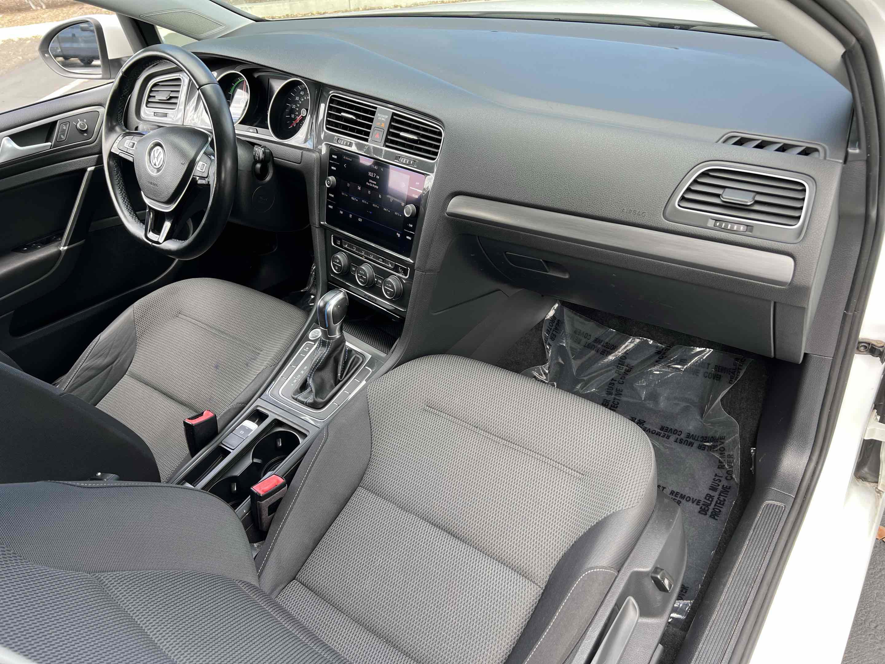 Used 2019 Volkswagen e-Golf SE w/ Driver Assistance Package image 30