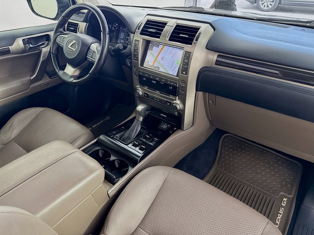 Used 2020 Lexus GX 460 Luxury w/ Accessory Package AWD/4WD image 36