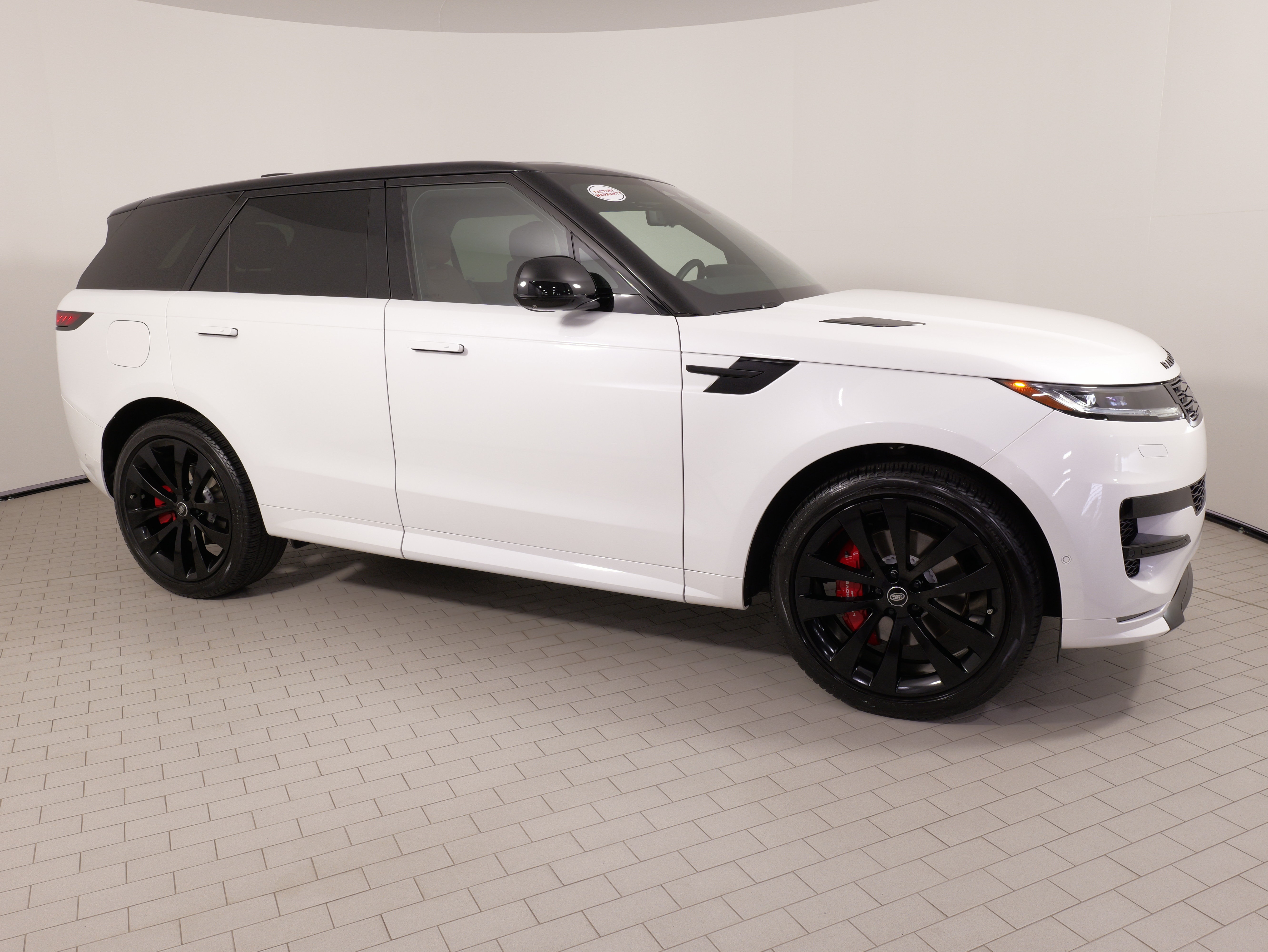 Used 2024 Land Rover Range Rover Sport Dynamic SE AWD/4WD image 8