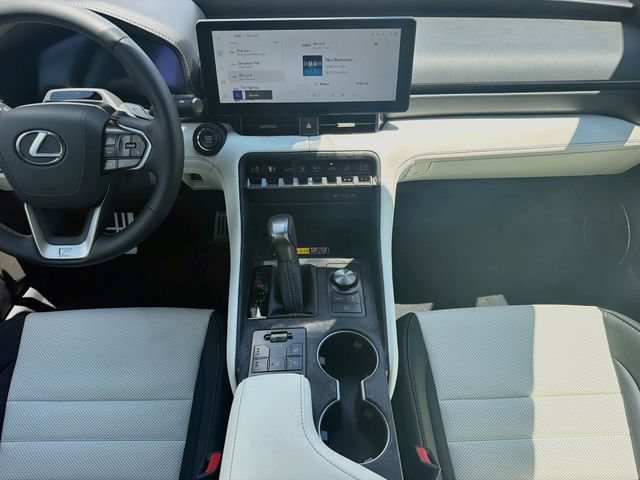 New 2026 Lexus IS 350 F Sport w/ Technology Package RWD image 18