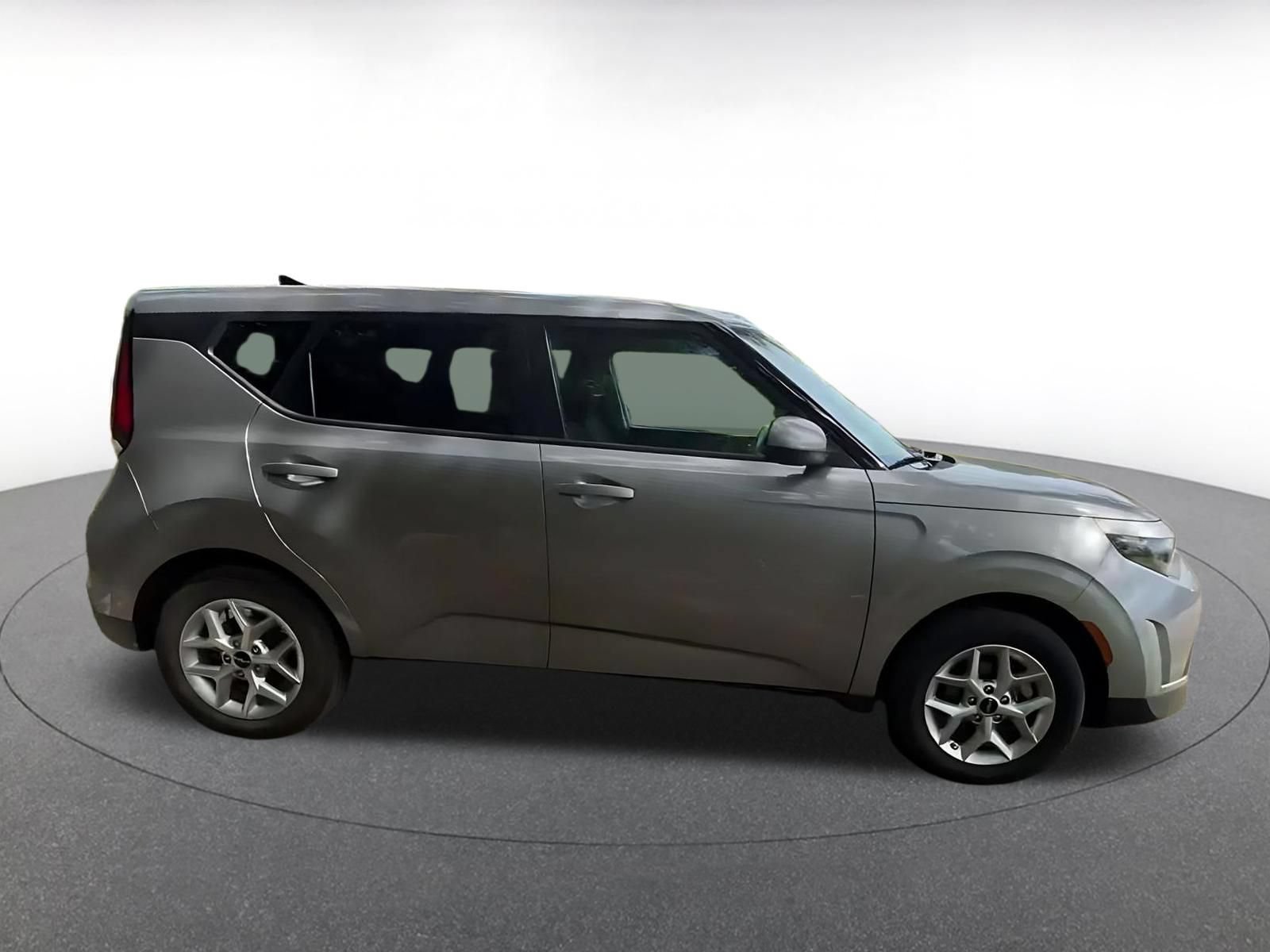 Used 2025 Kia Soul LX w/ LX Technology Package FWD image 15