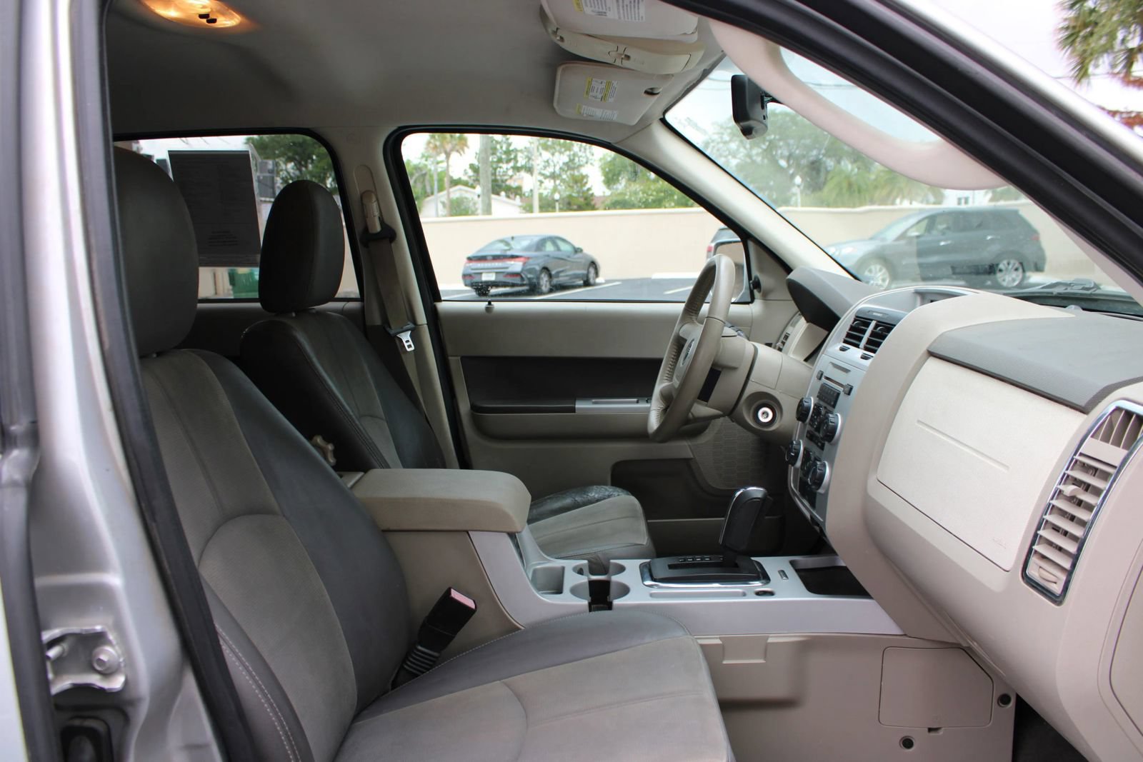 Used 2009 Mercury Mariner Premier FWD image 17