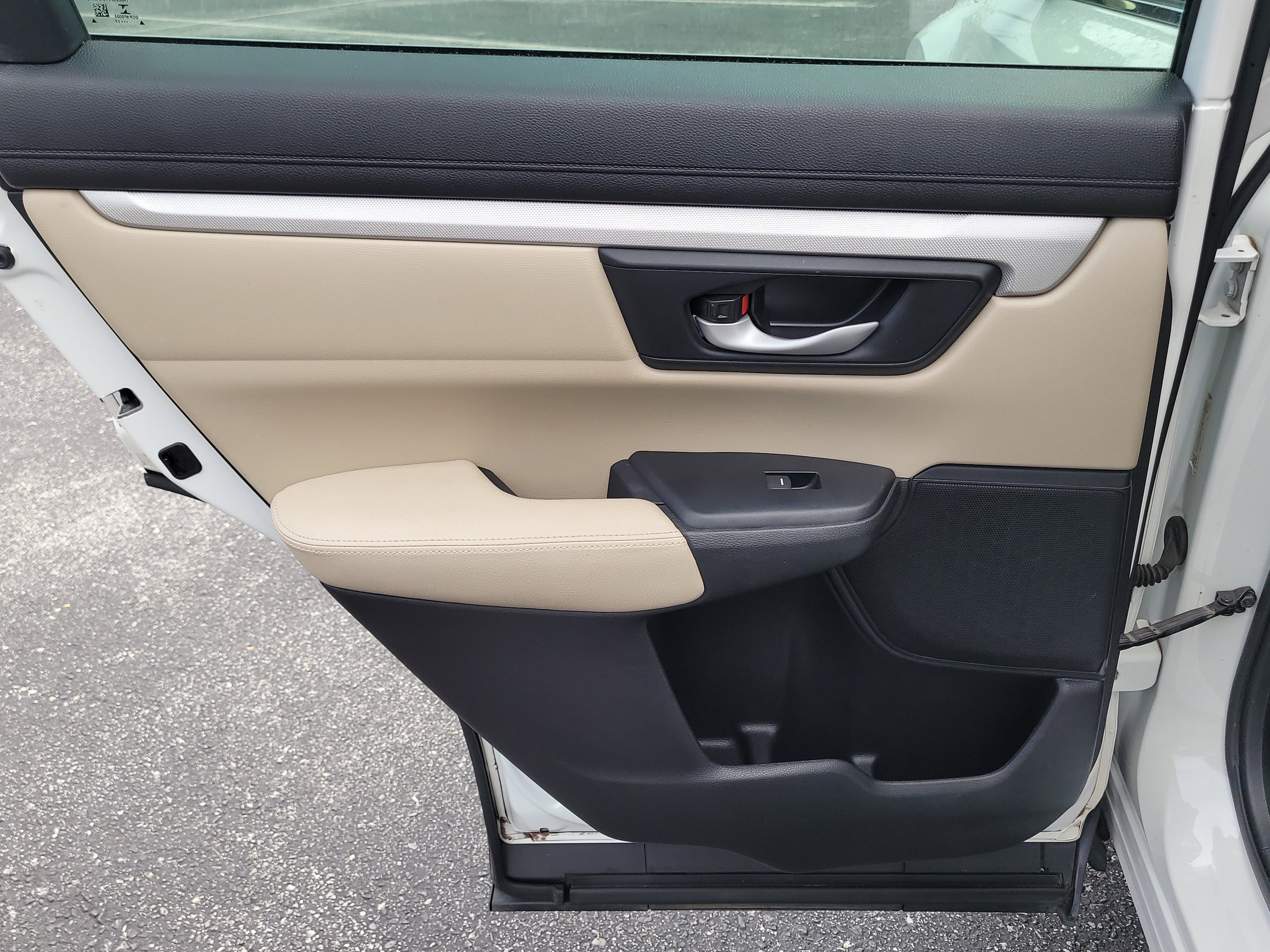 Used 2017 Honda CR-V LX image 12