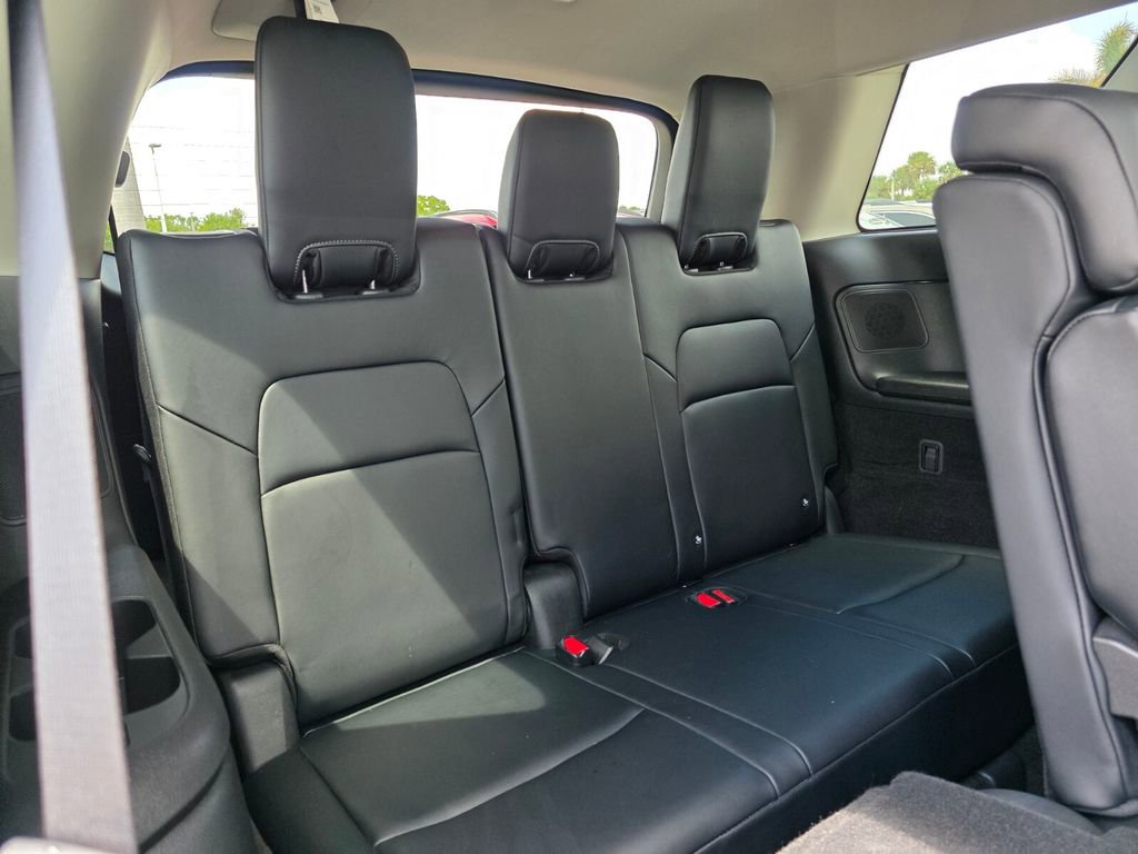 Used 2024 Nissan Pathfinder Platinum w/ Cargo Package image 15