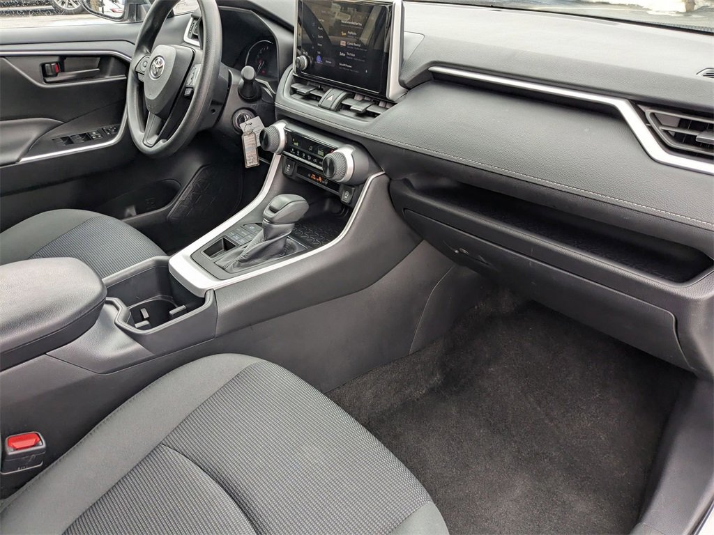 Used 2025 Toyota RAV4 LE image 35