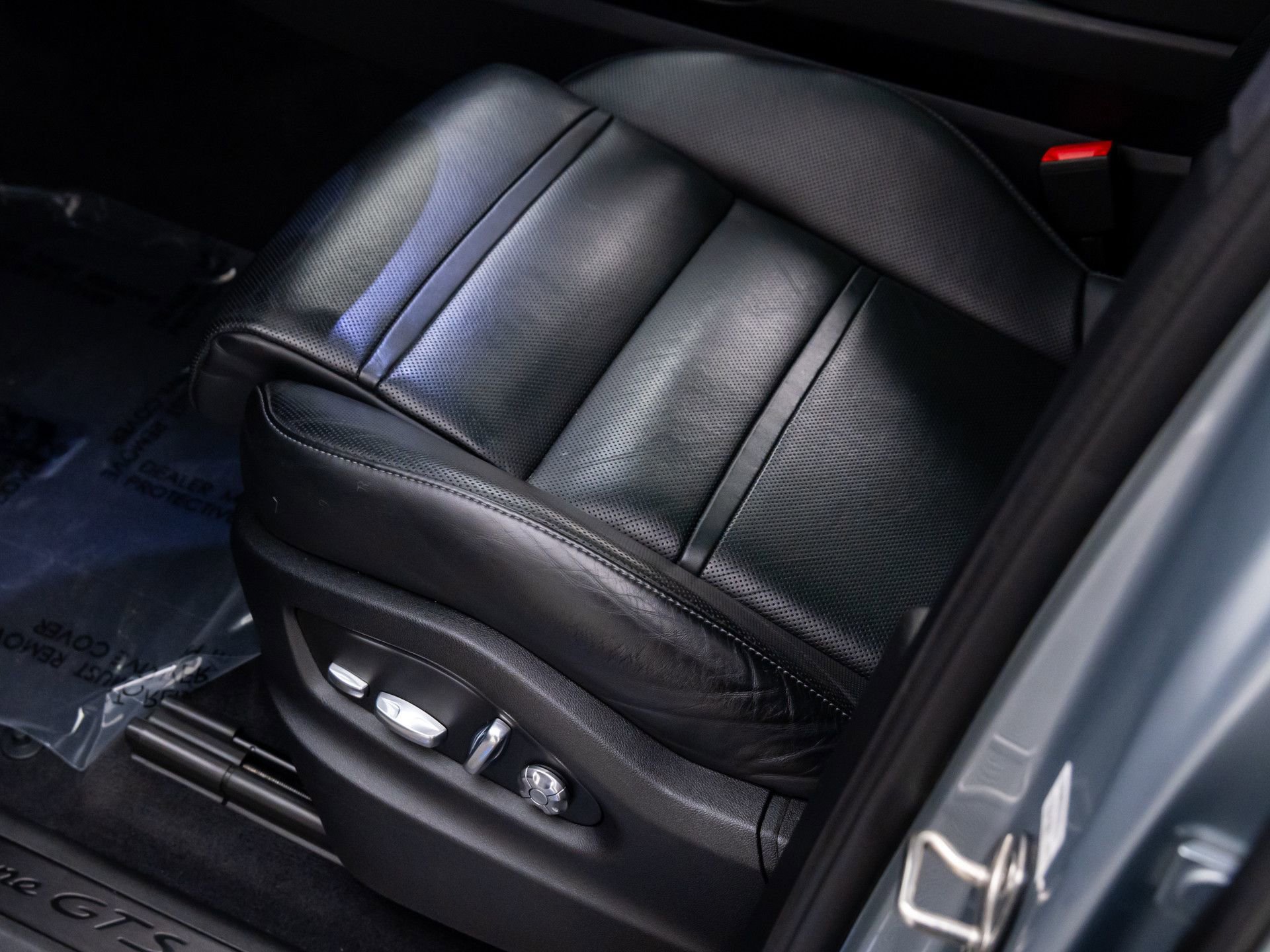 Used 2021 Porsche Cayenne GTS image 16