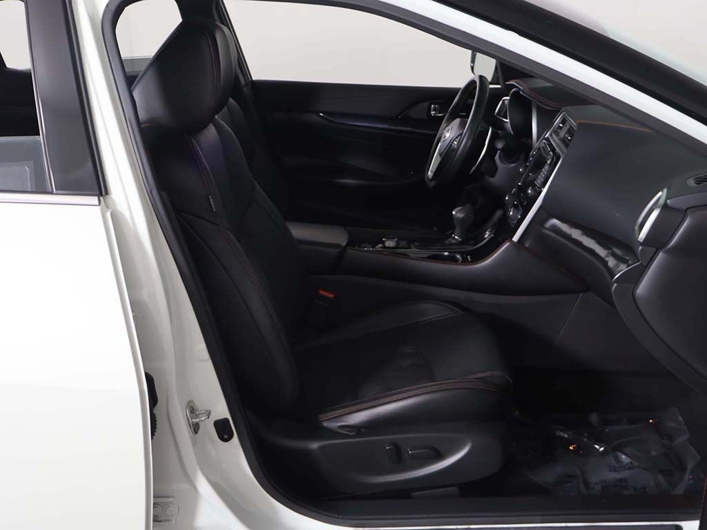 Used 2023 Nissan Maxima SR w/ Sport Mat Group FWD image 30