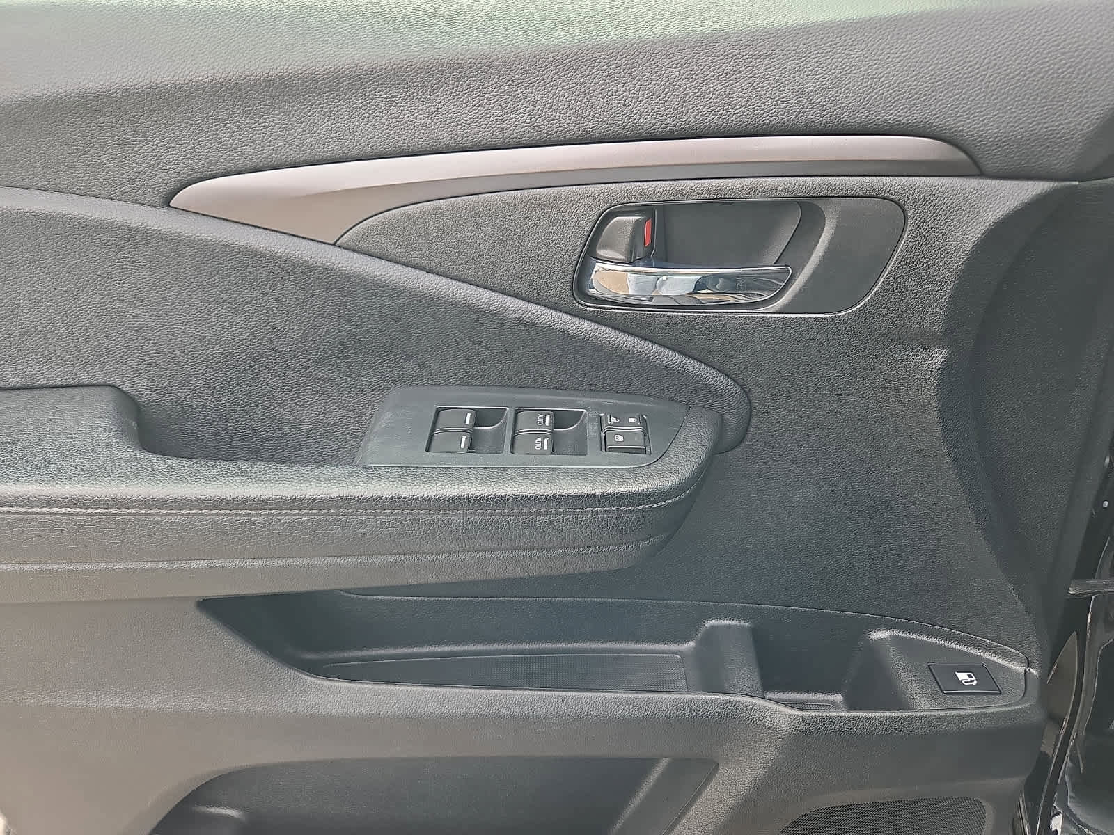 Used 2022 Honda Pilot Sport image 14