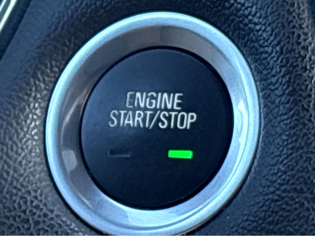 Used 2023 Chevrolet Traverse LT image 5