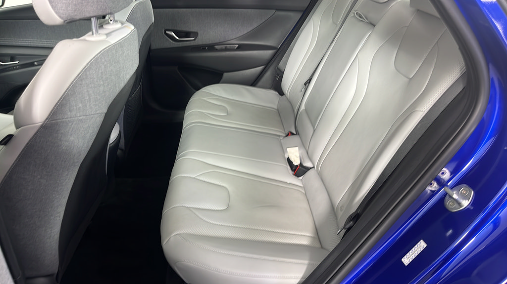 Used 2023 Hyundai Elantra Limited FWD image 29