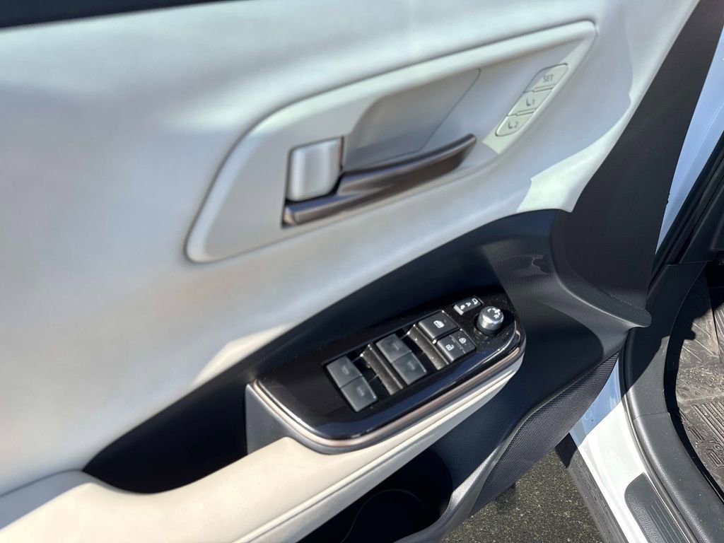 Used 2026 Toyota Crown Limited image 17