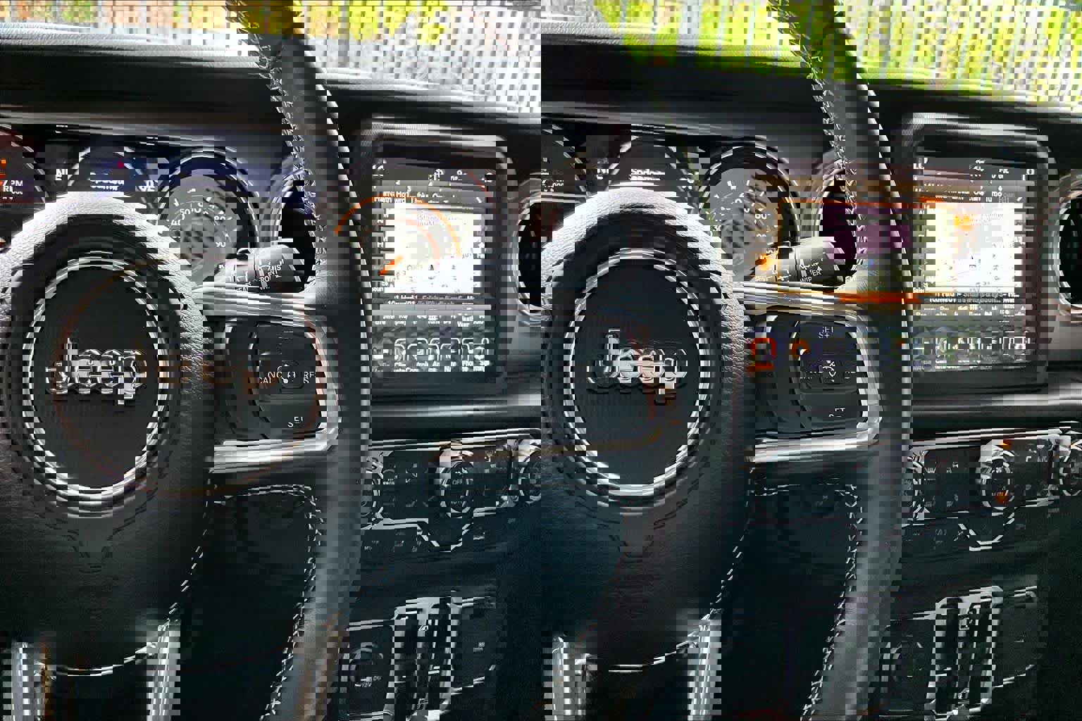 Used 2022 Jeep Wrangler Unlimited Sahara w/ Cold Weather Group AWD/4WD image 24