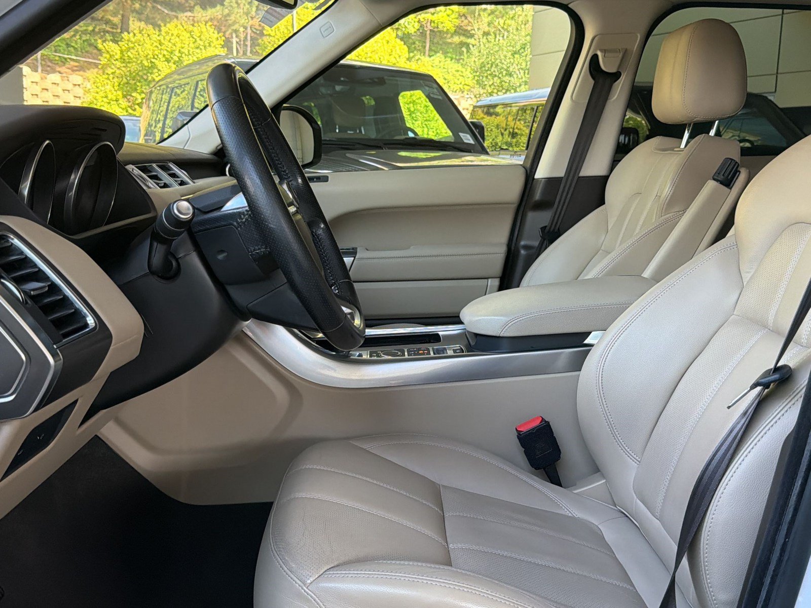 Used 2016 Land Rover Range Rover Sport SE AWD/4WD image 17