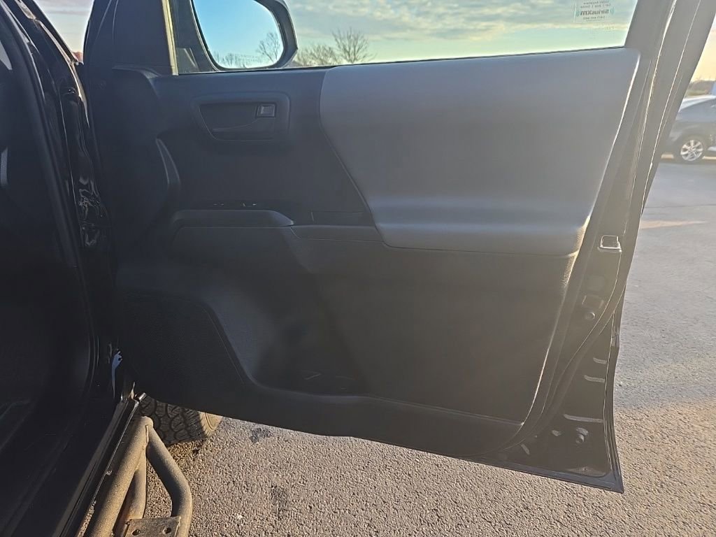 Used 2022 Toyota Tacoma SR image 29