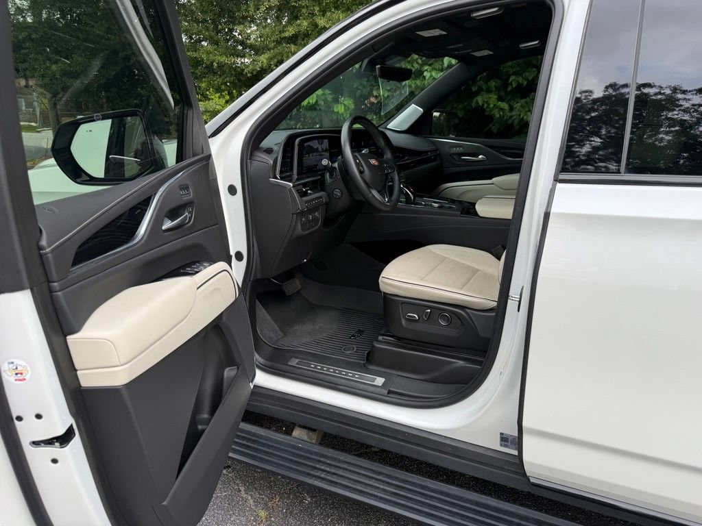 Used 2024 Cadillac Escalade Sport w/ LPO, ONYX Package AWD/4WD image 12