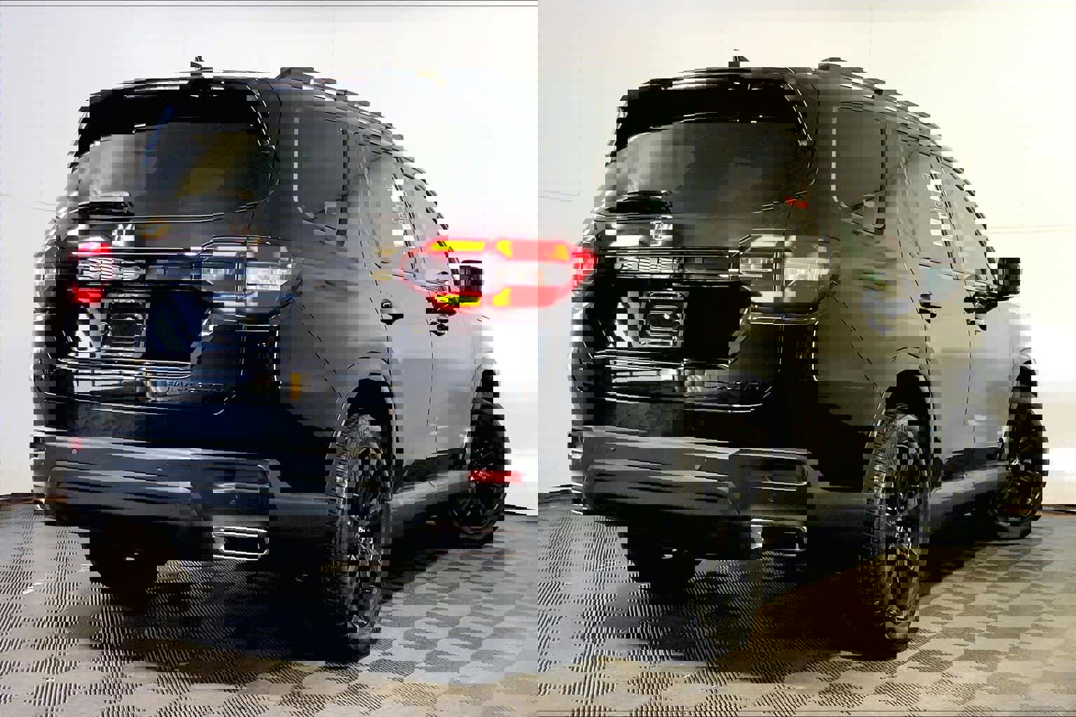 Used 2025 Honda Pilot Black Edition image 7