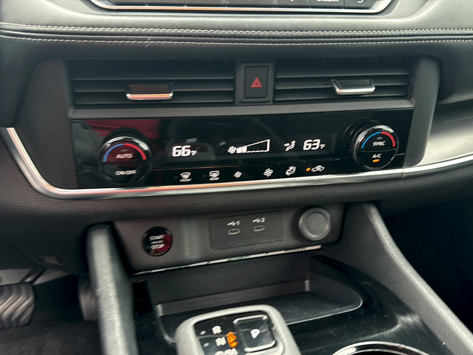 Used 2024 Nissan Rogue SV FWD image 11