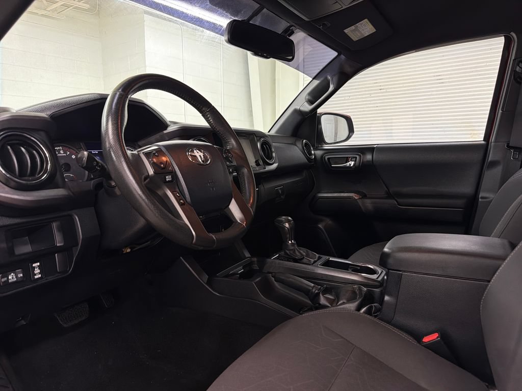 Used 2016 Toyota Tacoma TRD Off-Road w/ Towing Package RWD image 4