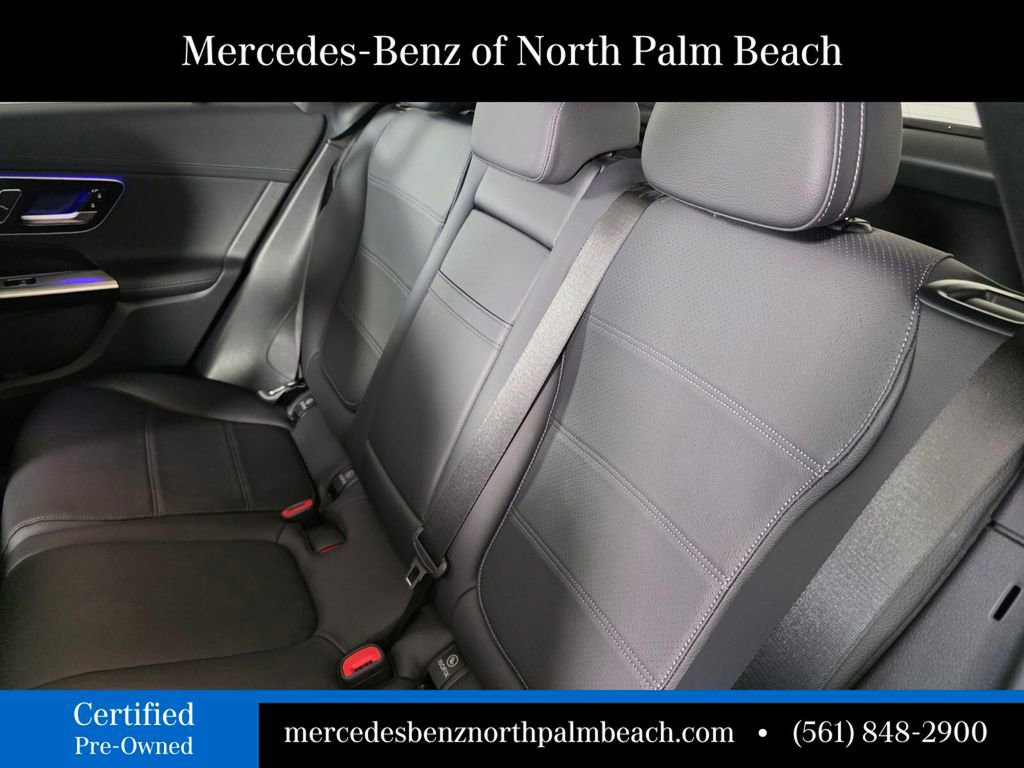 Used 2024 Mercedes-Benz GLC 300 4MATIC image 16